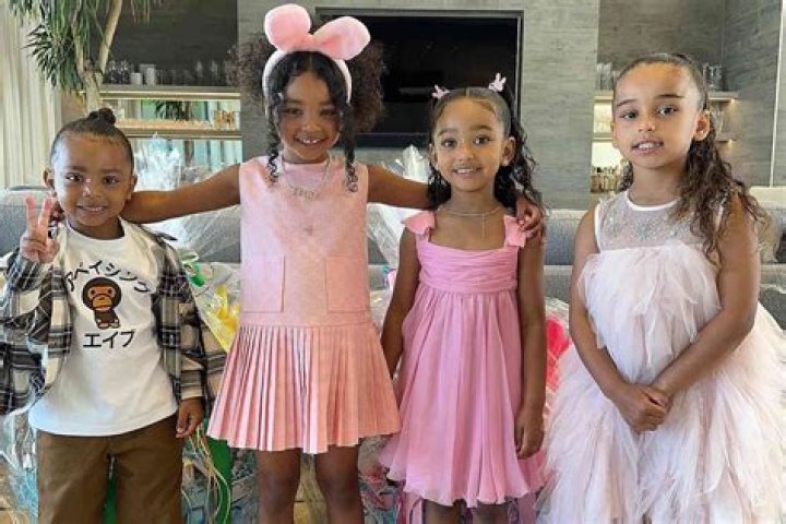 True Thompson- Age, Boyfriend, Net Worth, Height, Ethnicity ·